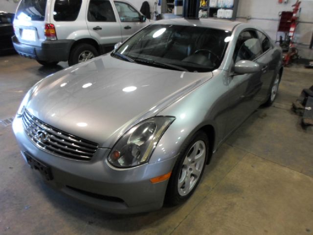 Infiniti G35 2004 photo 2