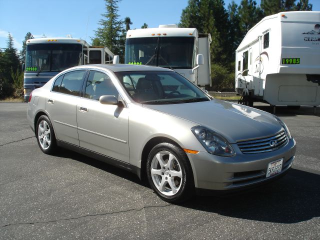 Infiniti G35 2004 photo 2