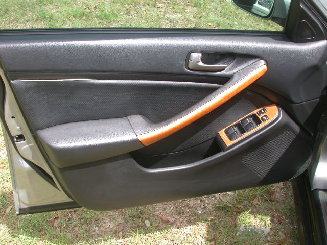 Infiniti G35 2004 photo 20