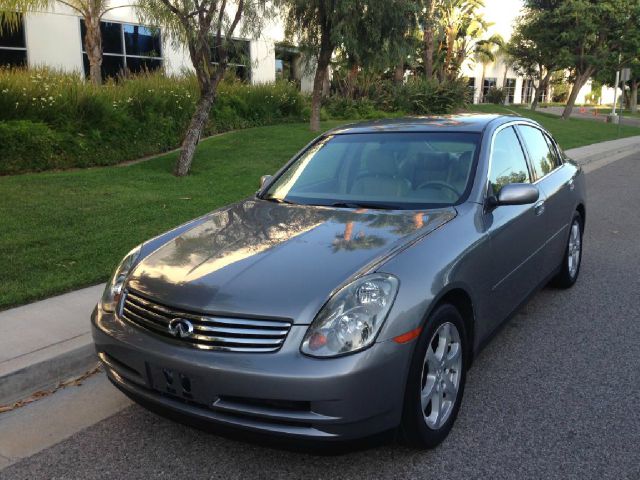 Infiniti G35 2004 photo 2