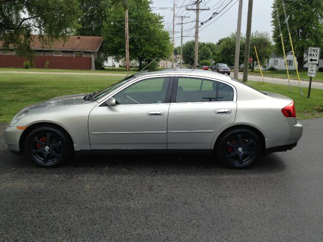 Infiniti G35 2004 photo 11