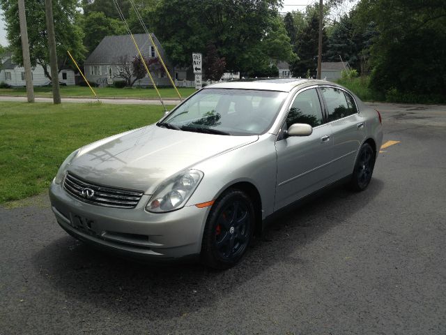 Infiniti G35 2004 photo 12