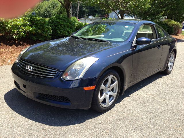 Infiniti G35 2004 photo 2