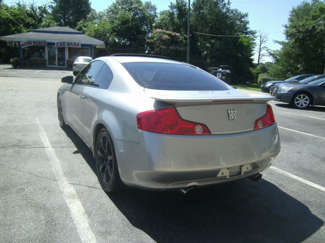 Infiniti G35 XL 12-passenger Coupe