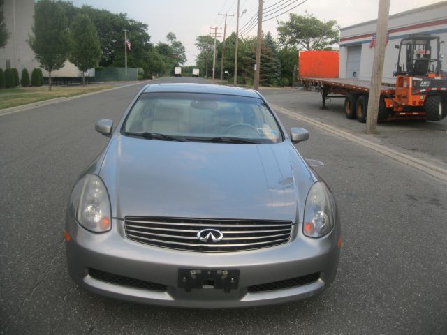 Infiniti G35 2004 photo 2