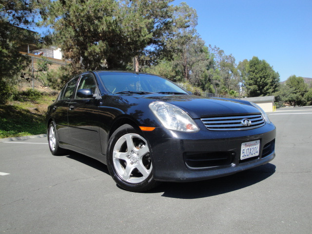 Infiniti G35 2004 photo 2