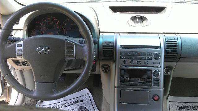 Infiniti G35 2004 photo 8