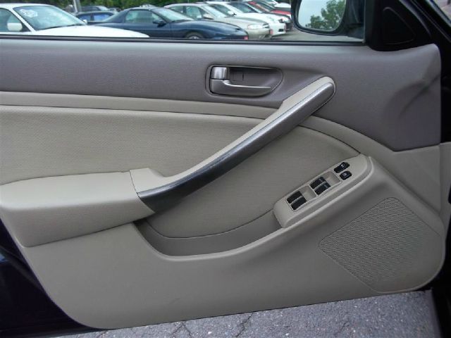 Infiniti G35 2004 photo 16