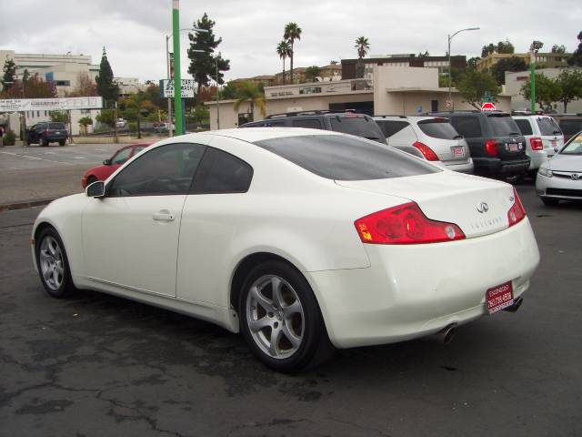 Infiniti G35 2004 photo 2