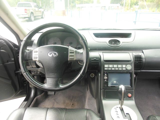 Infiniti G35 2004 photo 10