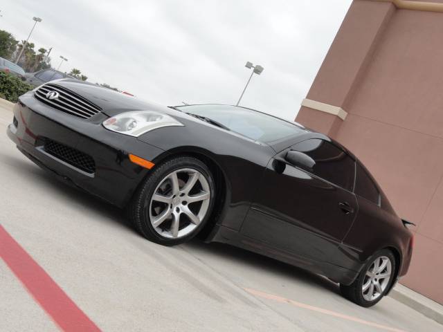 Infiniti G35 2004 photo 2