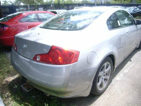 Infiniti G35 2004 photo 2