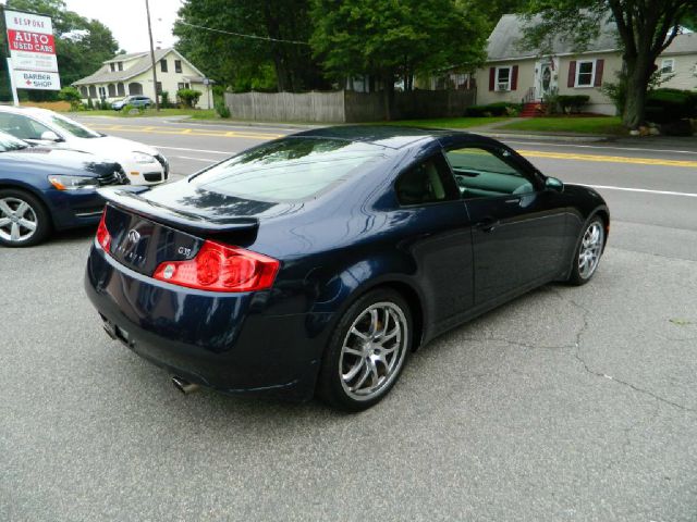 Infiniti G35 XL 12-passenger Coupe