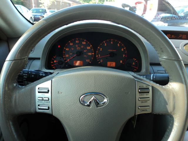 Infiniti G35 2004 photo 9