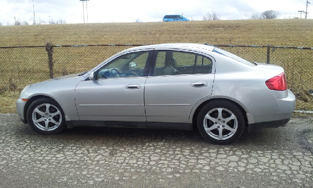 Infiniti G35 2004 photo 4