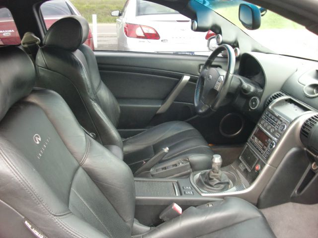 Infiniti G35 2004 photo 2