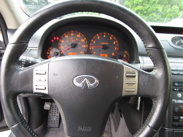 Infiniti G35 2004 photo 15