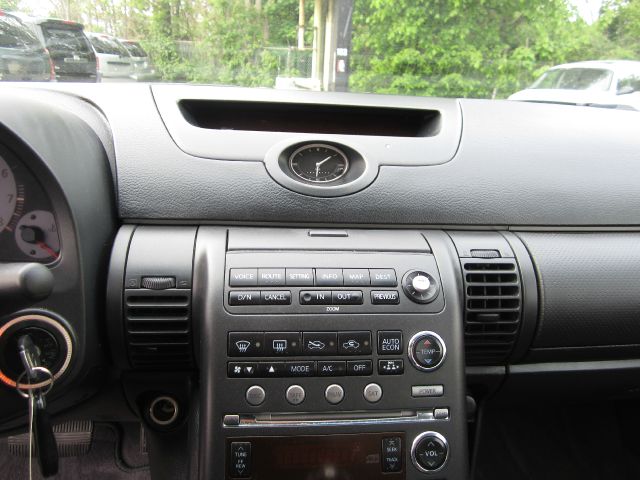 Infiniti G35 2004 photo 17