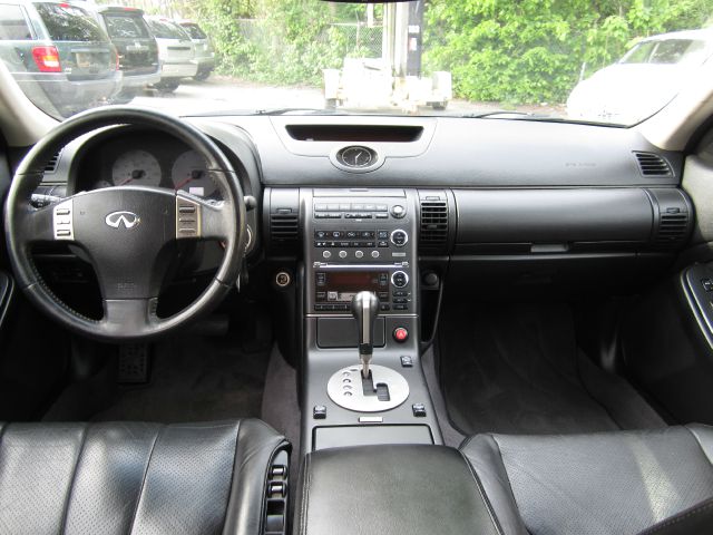 Infiniti G35 2004 photo 3