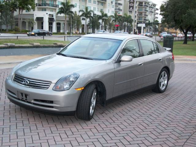 Infiniti G35 2004 photo 1