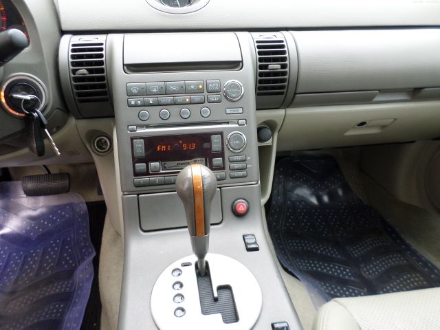 Infiniti G35 2004 photo 16