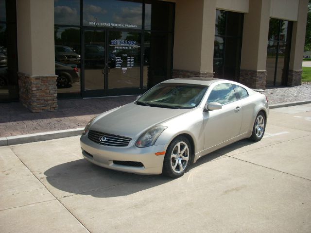 Infiniti G35 2004 photo 2