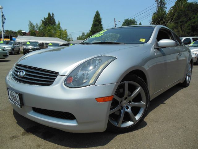 Infiniti G35 2004 photo 4