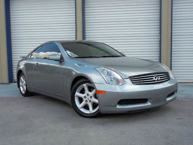 Infiniti G35 2004 photo 2