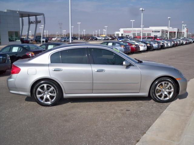 Infiniti G35 2005 photo 1