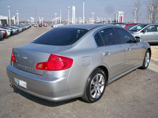 Infiniti G35 2005 photo 2