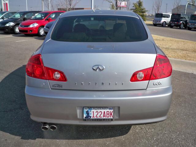 Infiniti G35 2005 photo 3