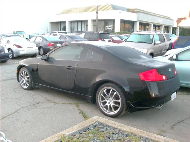 Infiniti G35 2005 photo 2