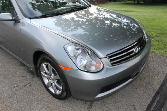 Infiniti G35 2005 photo 2