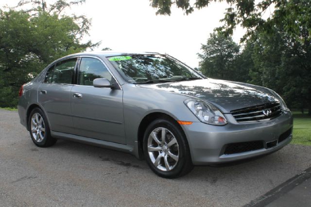 Infiniti G35 2005 photo 4