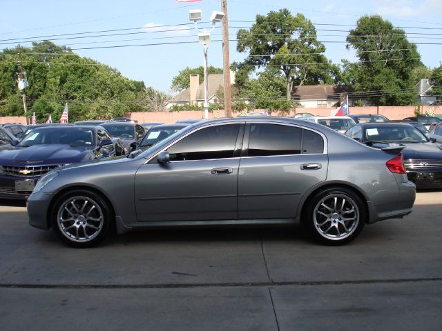 Infiniti G35 2005 photo 2