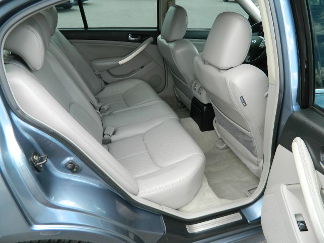 Infiniti G35 2005 photo 3