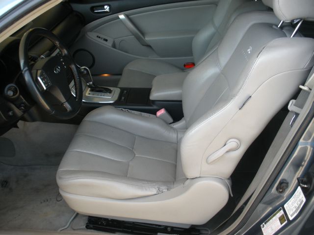 Infiniti G35 2005 photo 16