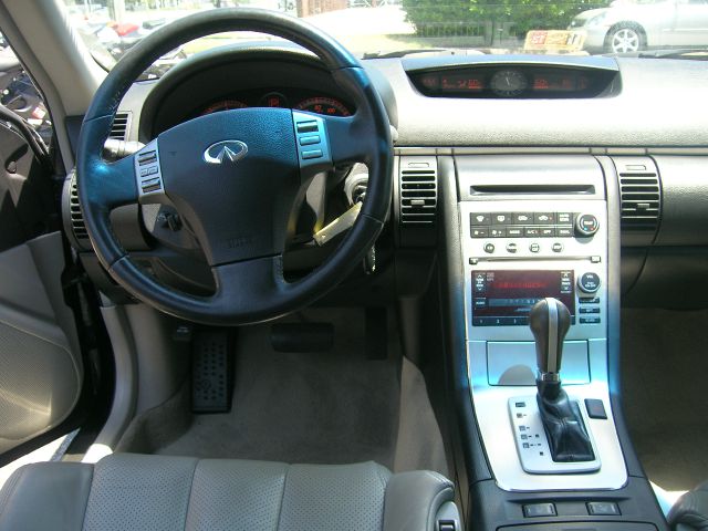 Infiniti G35 2005 photo 1