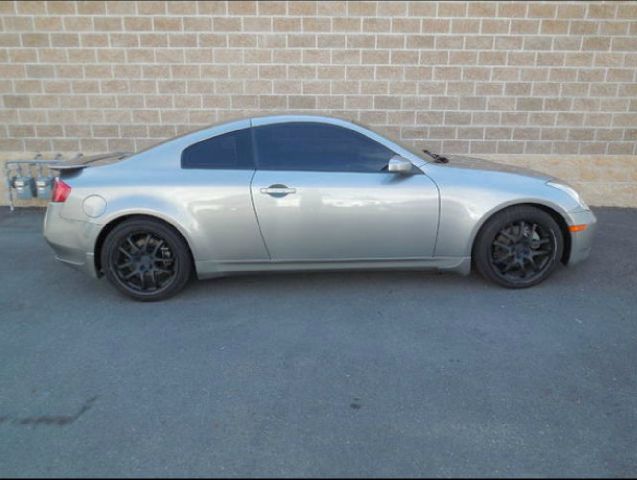 Infiniti G35 2005 photo 2