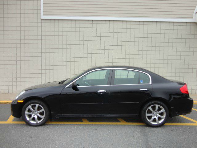 Infiniti G35 2005 photo 2