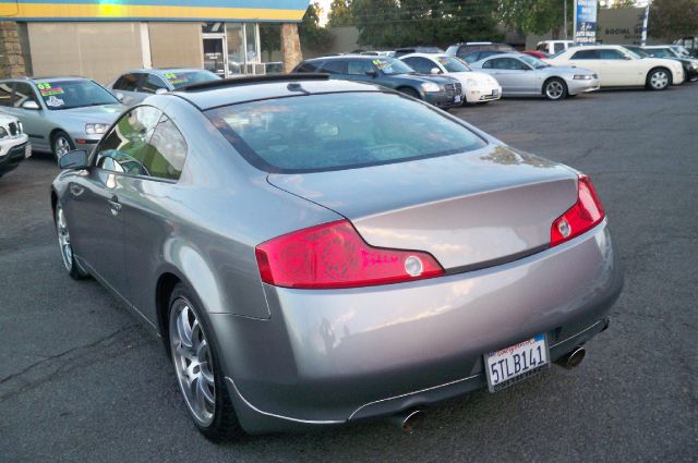 Infiniti G35 2005 photo 2