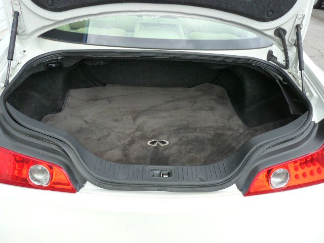 Infiniti G35 2005 photo 21