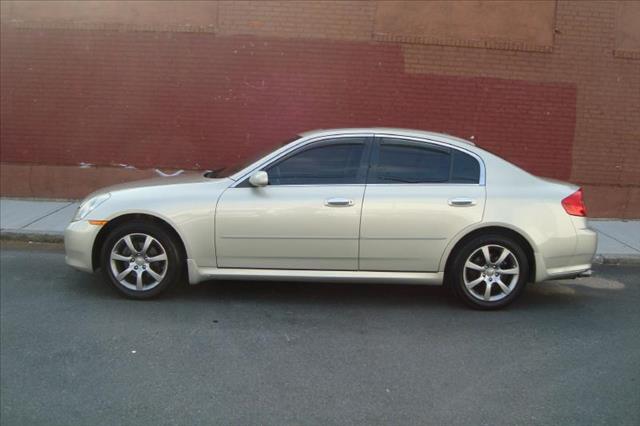 Infiniti G35 2005 photo 1