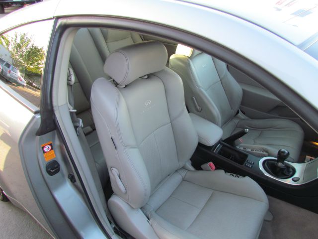 Infiniti G35 2005 photo 12