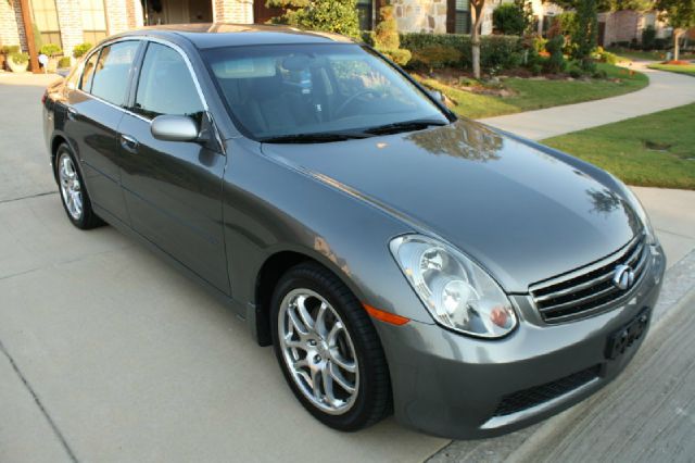 Infiniti G35 2005 photo 2