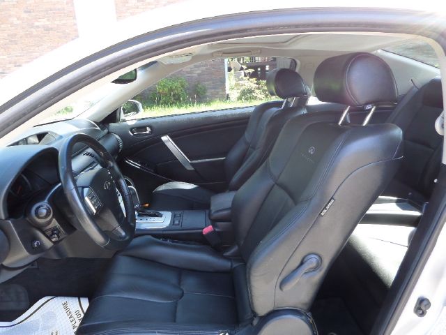 Infiniti G35 2005 photo 14