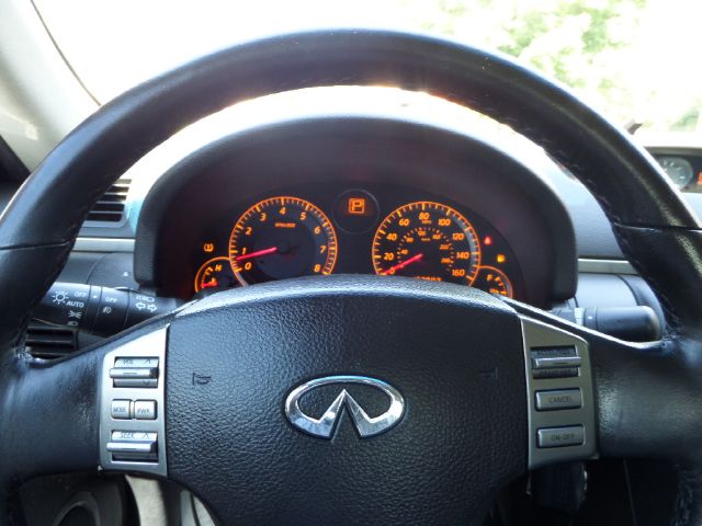 Infiniti G35 2005 photo 6