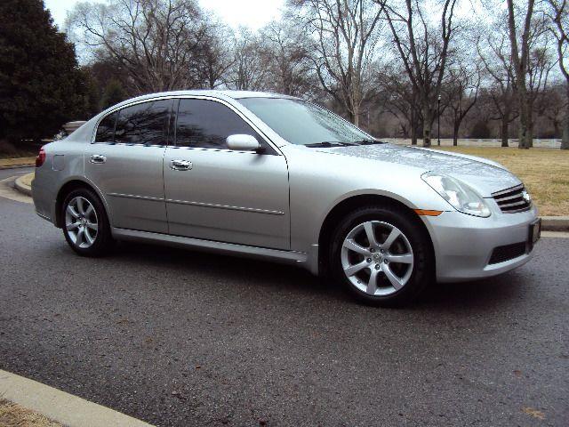 Infiniti G35 SE King Cab 2WD Unspecified