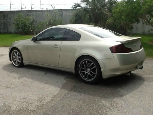 Infiniti G35 2005 photo 2