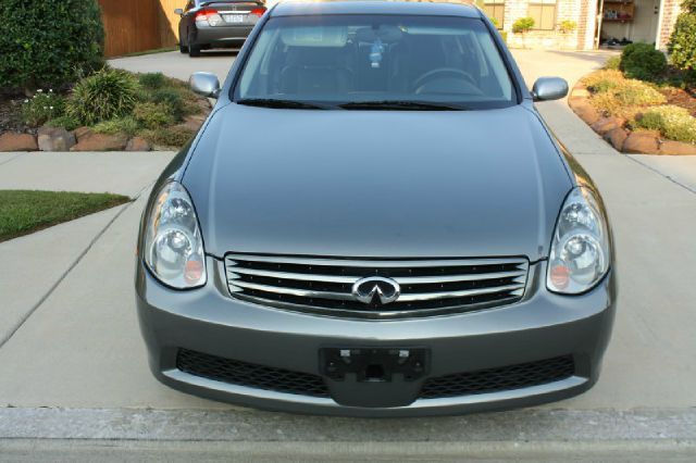 Infiniti G35 2005 photo 2